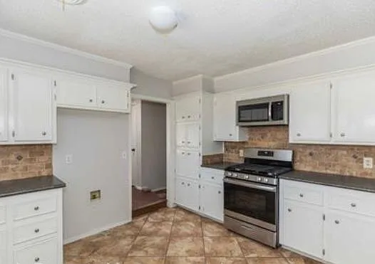 6715 Columbia Ln — Photo 8