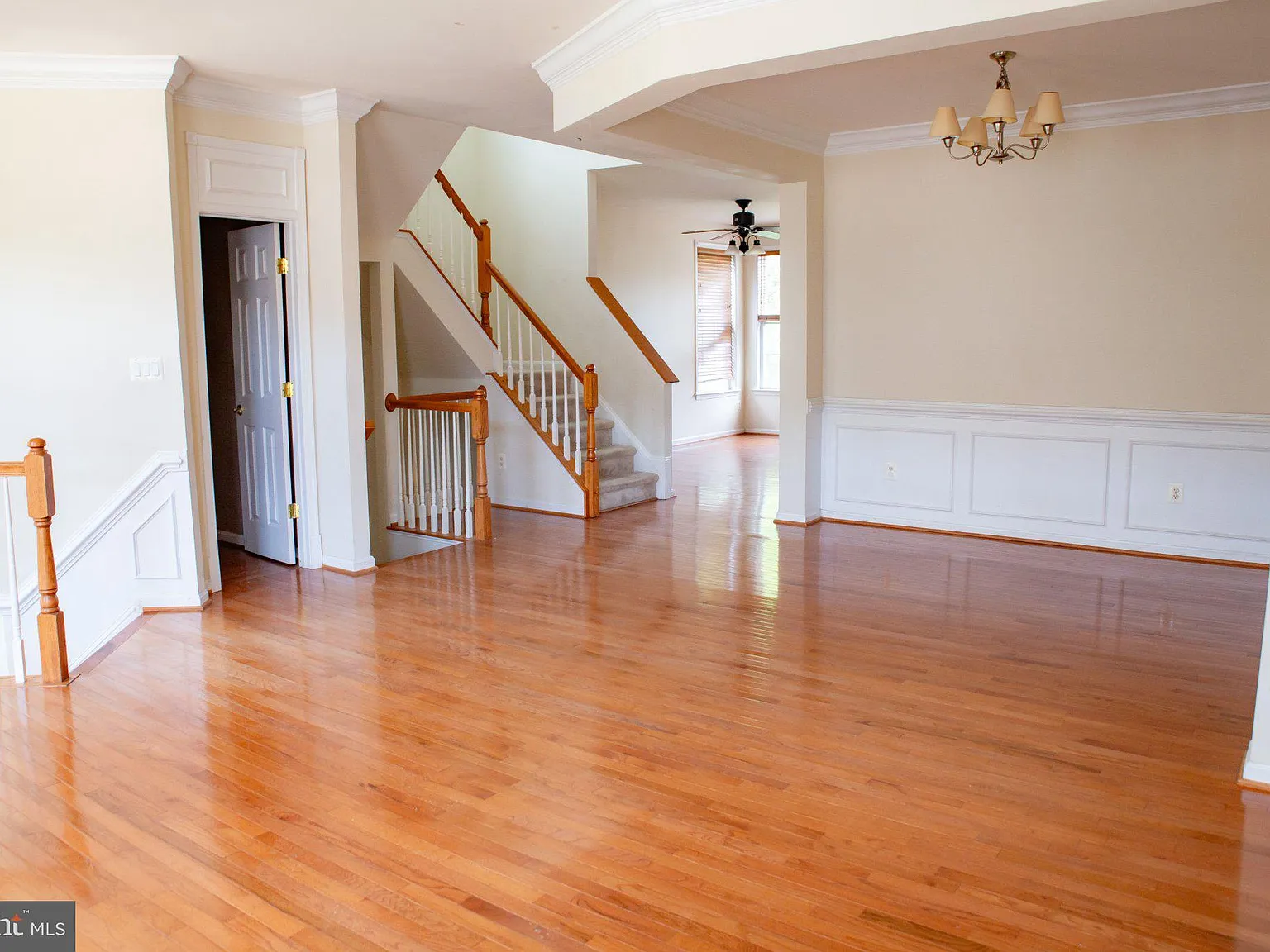 4 bed, 3.5 bath, 2426 sqft, $3,400 — Photo 4