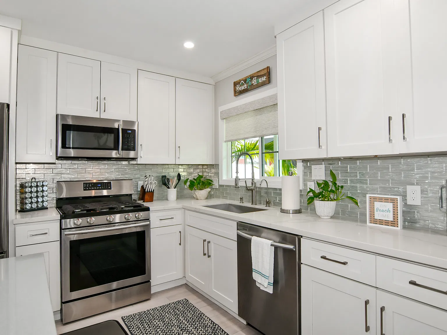 3 bed, 1600 sqft, $4,500 — Photo 1