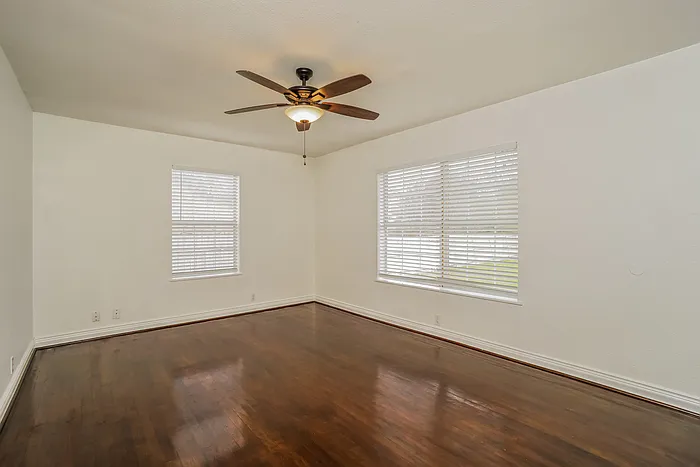 294 El Monte Blvd — Photo 11