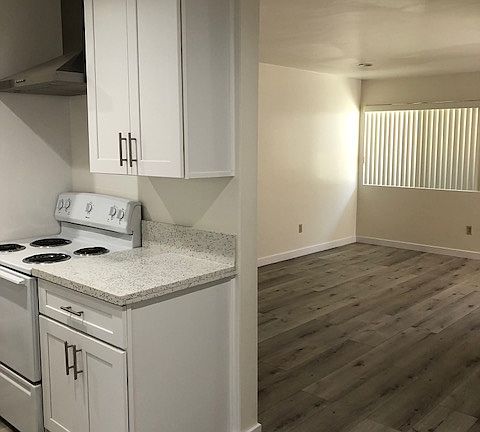 3rd image of 1922 Curtis Ave APT 2