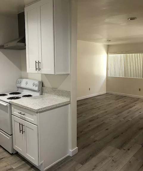 1922 Curtis Ave #2 — Photo 3