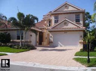 2633 Grand Lakeside Dr, Palm Harbor, FL 34684