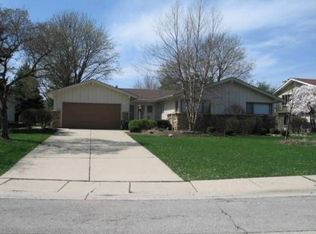 480 S Hickory Ave, Bartlett, IL 60103