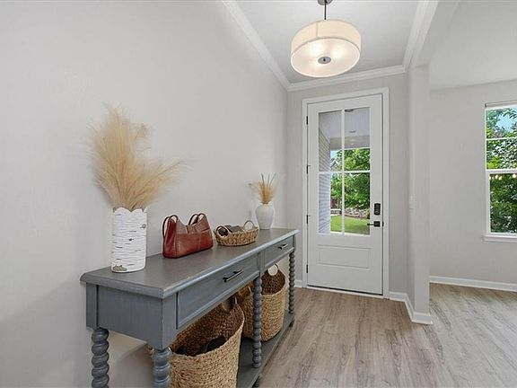 5th image of 22 Knollwood Way NW