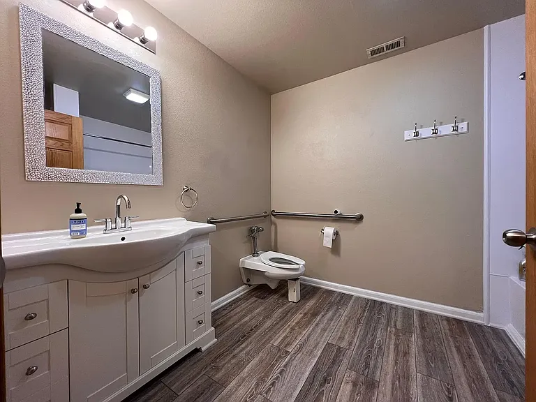 1010 Grove St — Photo 14