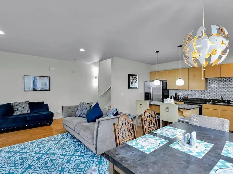 2354 Court G — Photo 10