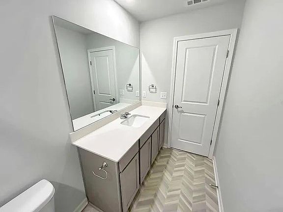 4th image of 529 Samuel Lee Ln