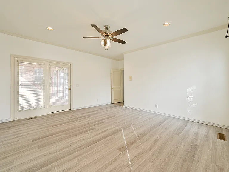 2424 Ashebury Way — Photo 25