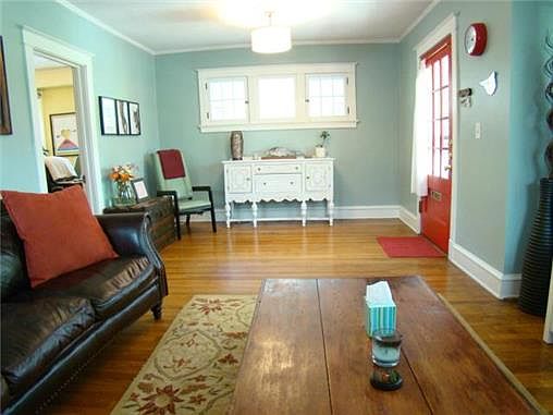 5th image of 4111 Kenwood Ave