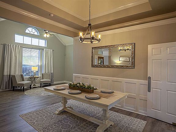 5th image of 8475 Garden Oaks Dr