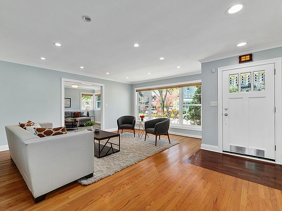 3rd image of 441 N Waiola Ave