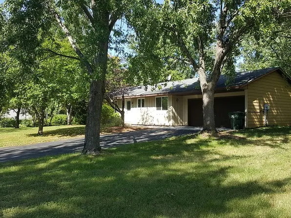 8481 156th St Ct, Apple Valley, MN 55124
