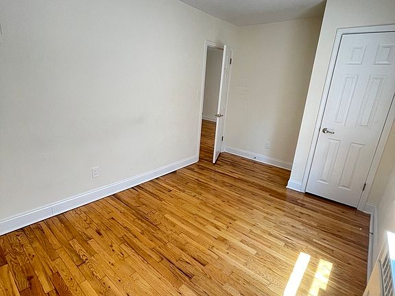 4th image of 41-12 Elbertson St #5X