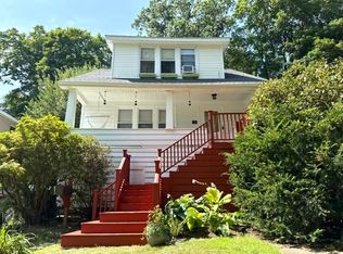 32 Hadwen Ln, Worcester, MA 01602