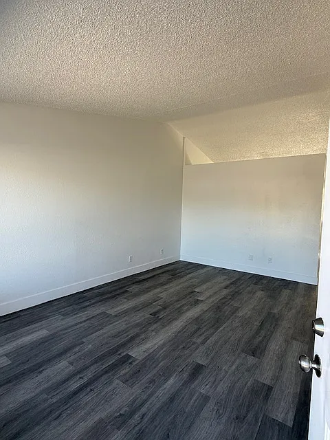 3 bed, 1320 sqft, $1,945 — Photo 3