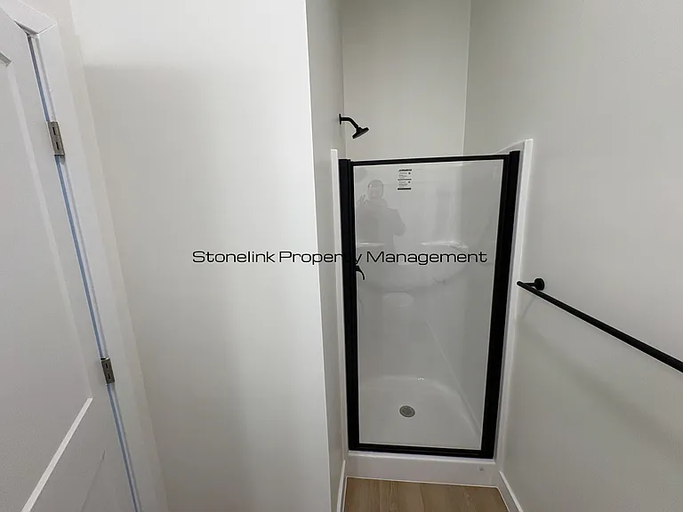 265 Manton Ave — Photo 27