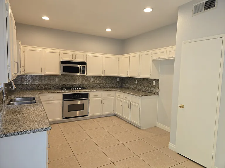 29188 Bent Tree Dr — Photo 4