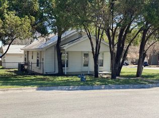 1113 Meadow Park Dr, White Settlement, TX 76108