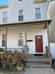 1st image of 122 21st St #1