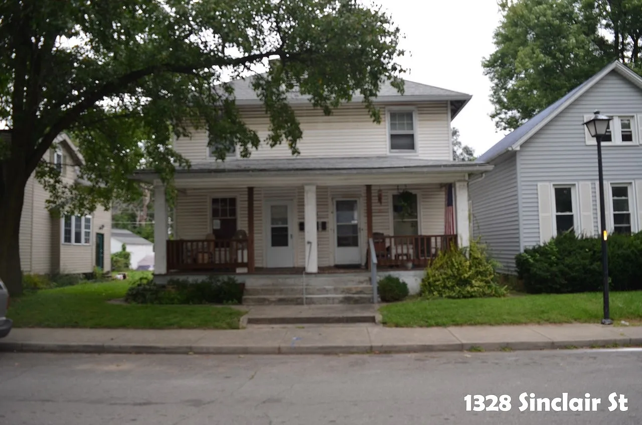 1328 Sinclair St photo 1
