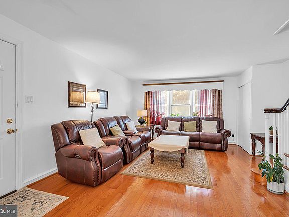 5th image of 3111 Teesdale St