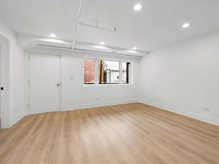 2601 N California Ave — Photo 5
