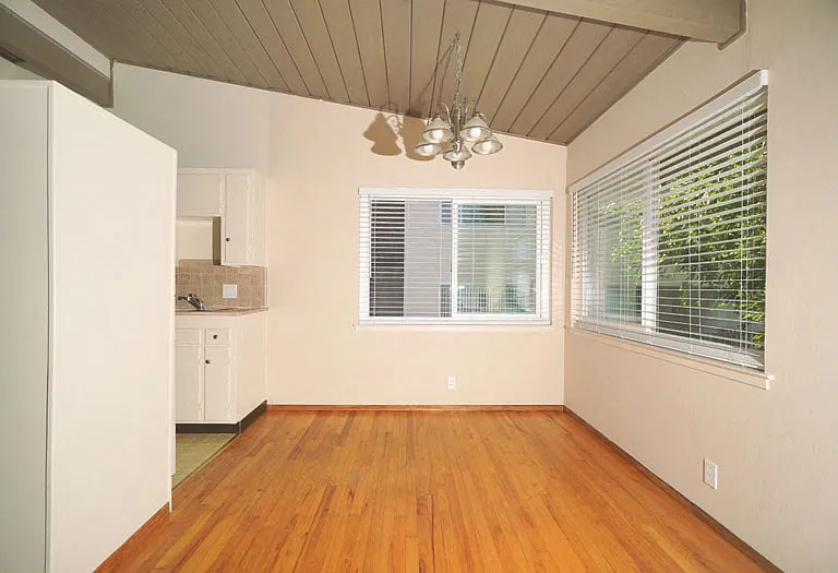 559 Matadero Ave — Photo 3