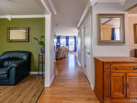 3rd image of 302 America St