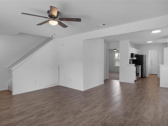 5th image of 2528 Ashford Dr