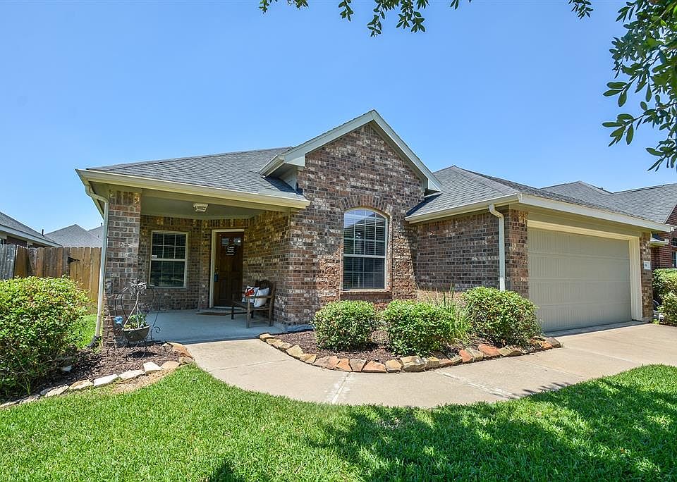 2nd image of 8006 Saragosa Blue Ln