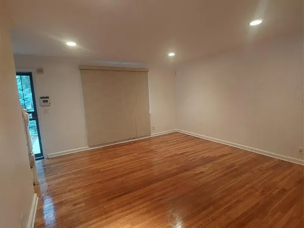 364 Billington Rd, Teaneck, NJ 07666