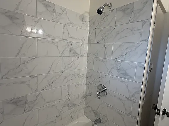 Fleetwood Apartments — Photo 10