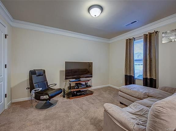5th image of 1040 Sweetgum St
