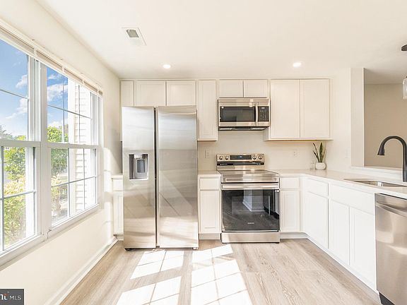 2nd image of 1205 Brice Sq