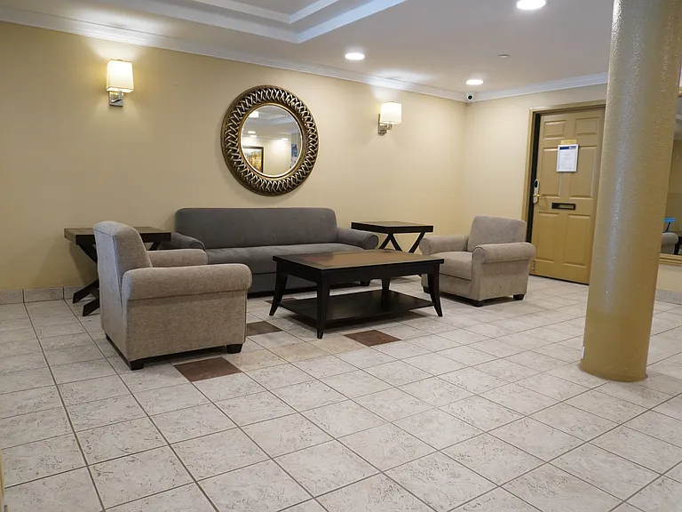 405 Waterloo St — Photo 17