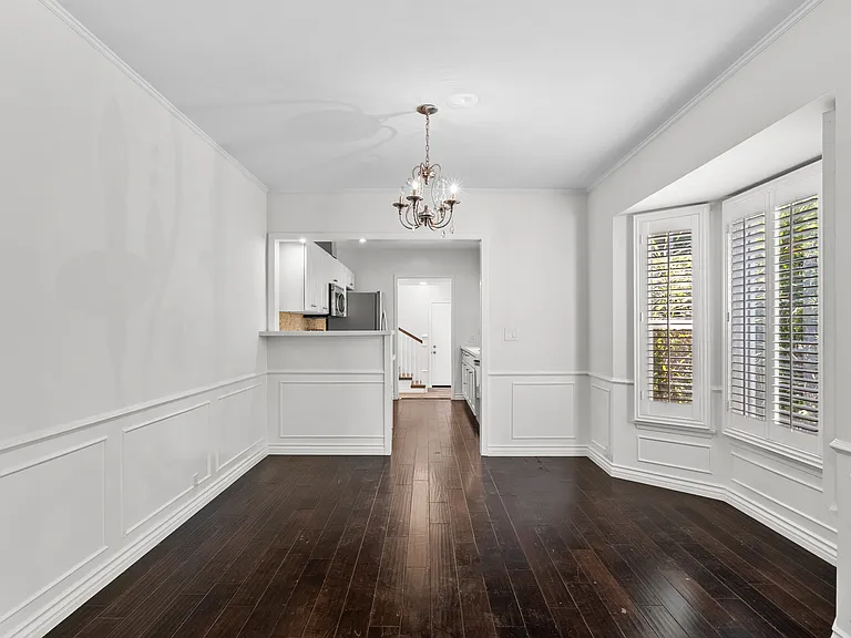 4242 Van Nuys Blvd — Photo 13