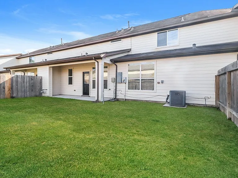 9734 Floria Ct — Photo 5