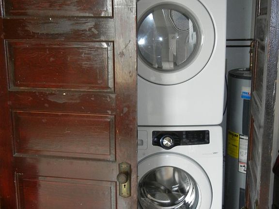 Laundry (in kitchen)