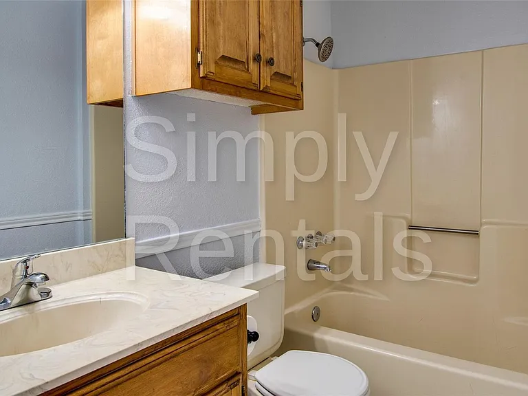 182 County Road 2426 — Photo 20