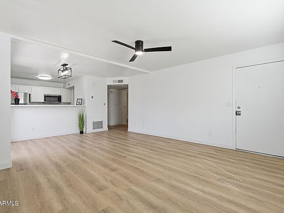 4th image of 623 W Guadalupe Road #180