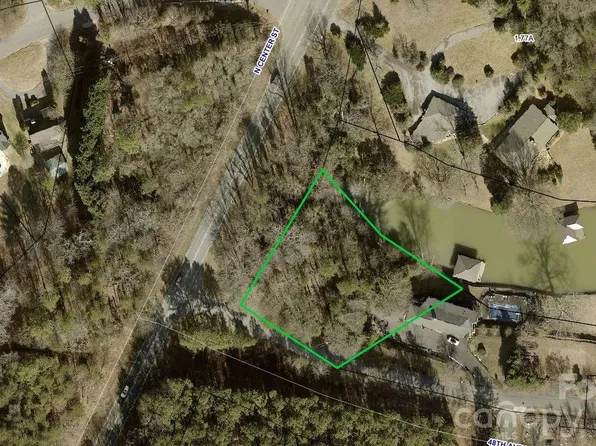 25 48th Ave NE, Hickory, NC 28601