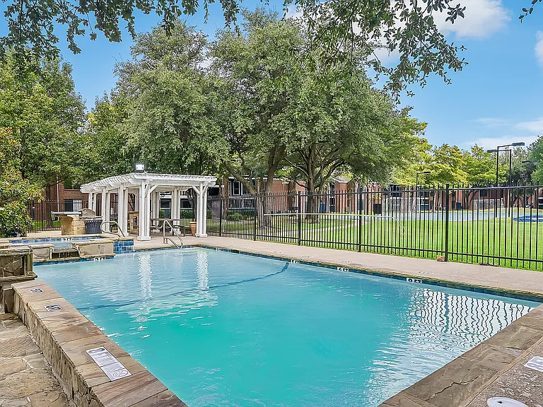 Eastgrove Apartments