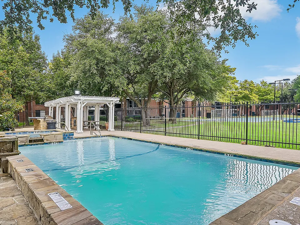 Eastgrove Apartments