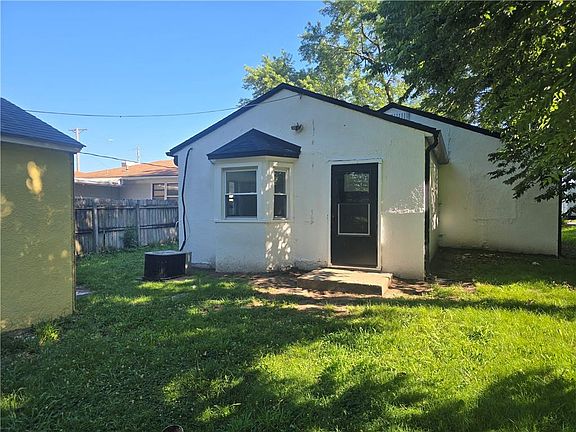 2nd image of 1719 W 3rd St