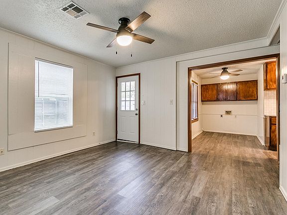 2nd image of 217 E Daws St #B