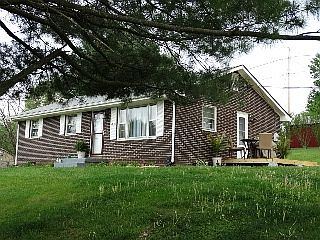 Front of House With NEW DECK