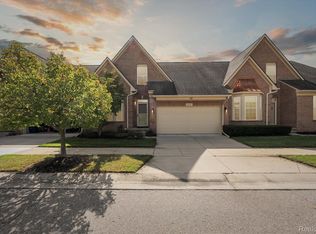 4227 Lonebridge Cir, Canton, MI 48188