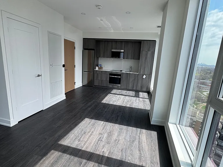 25 Cordova Ave #Penthouse 05 — Photo 4
