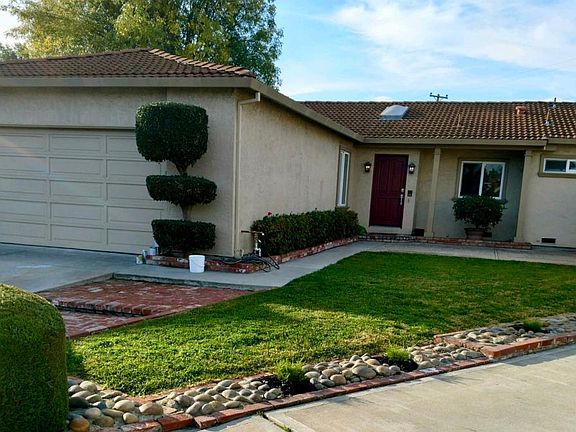 3rd image of 5581 Dunsburry Ct